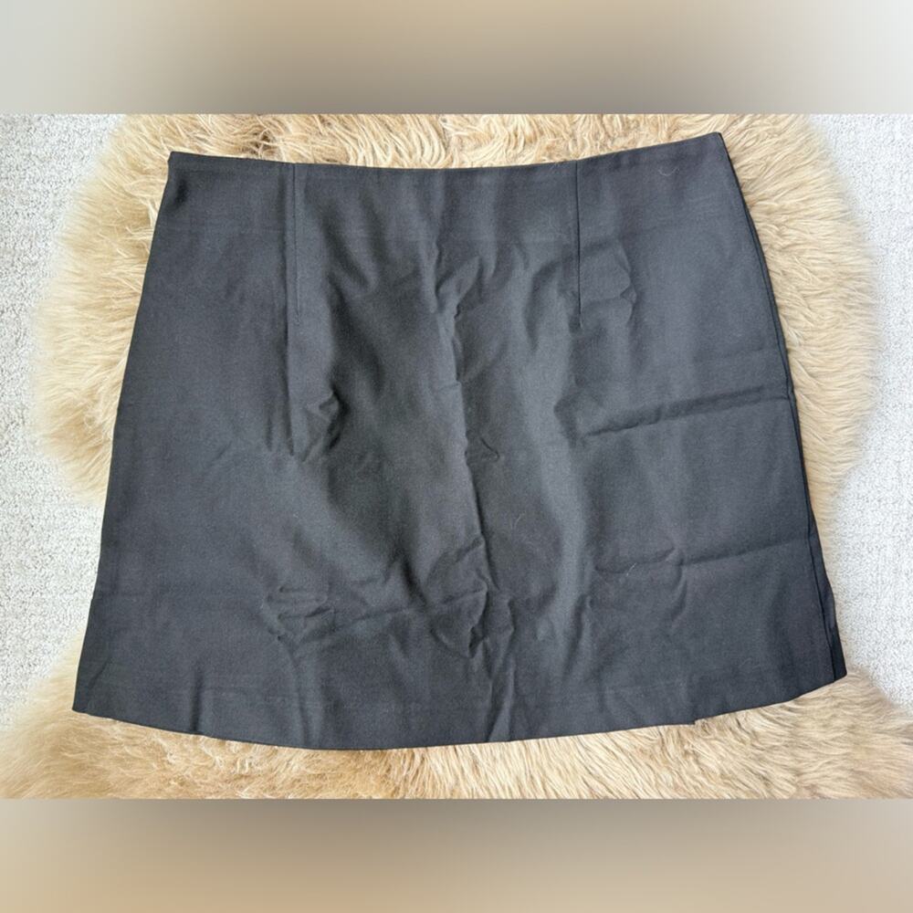 New Djerf Avenue Must Have Mini Skirt in Black Women’s Medium - Picture 4 of 5